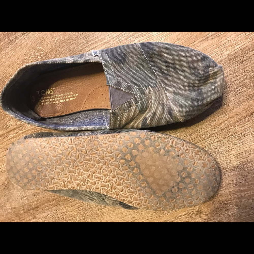 Men’s Toms